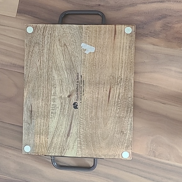 Wood board with handles - Picture 2 of 4